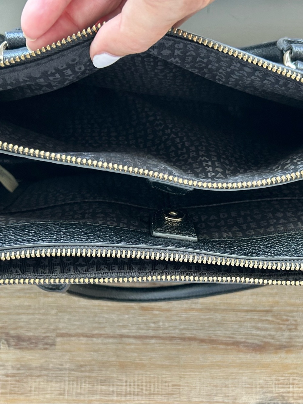 Kate Spade Mulberry Street Leighann in Black Leather / Gold Hardware - Picture 8 of 11